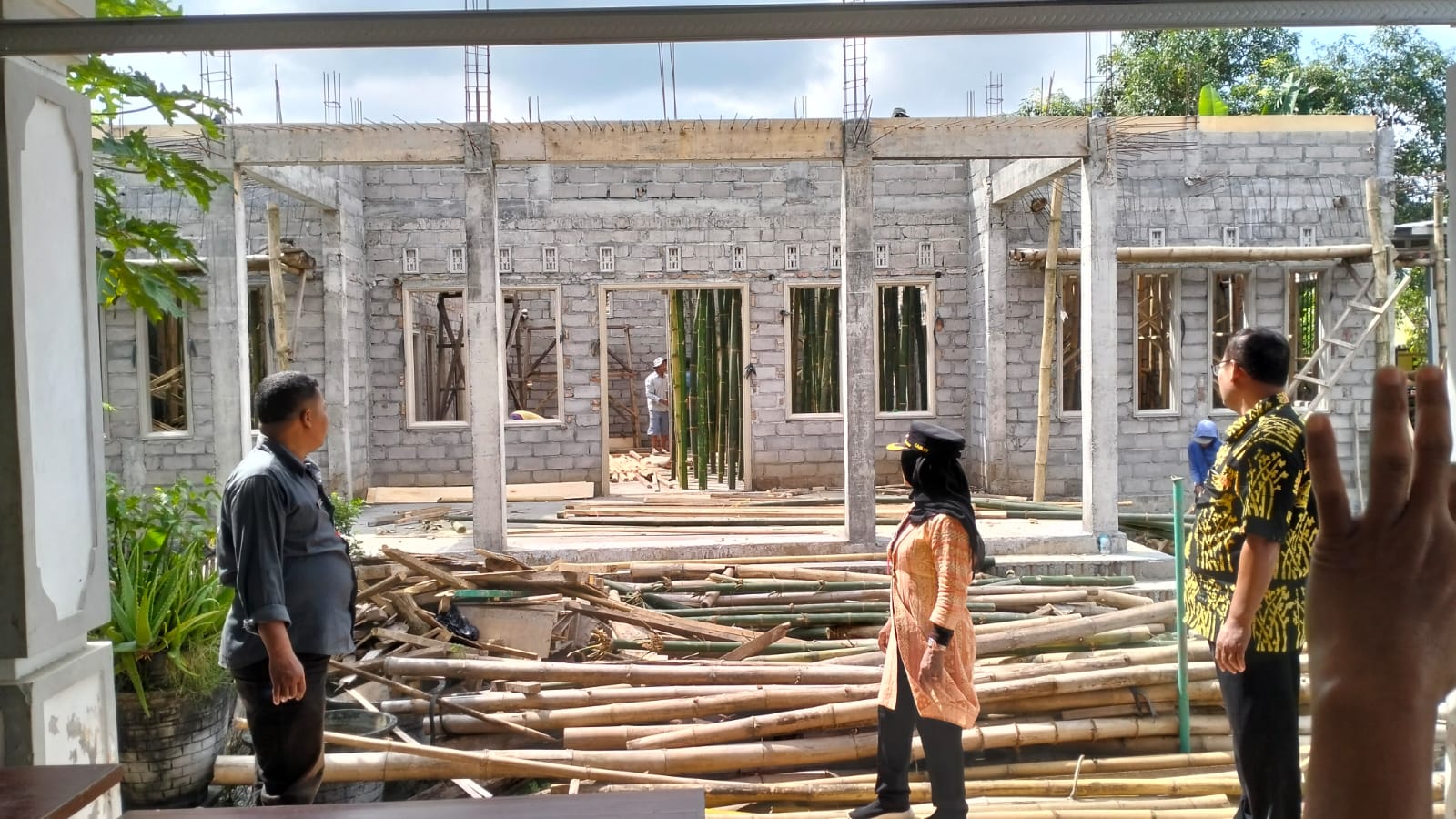 Proses Pembangunan Kantor Desa Pejarakan 