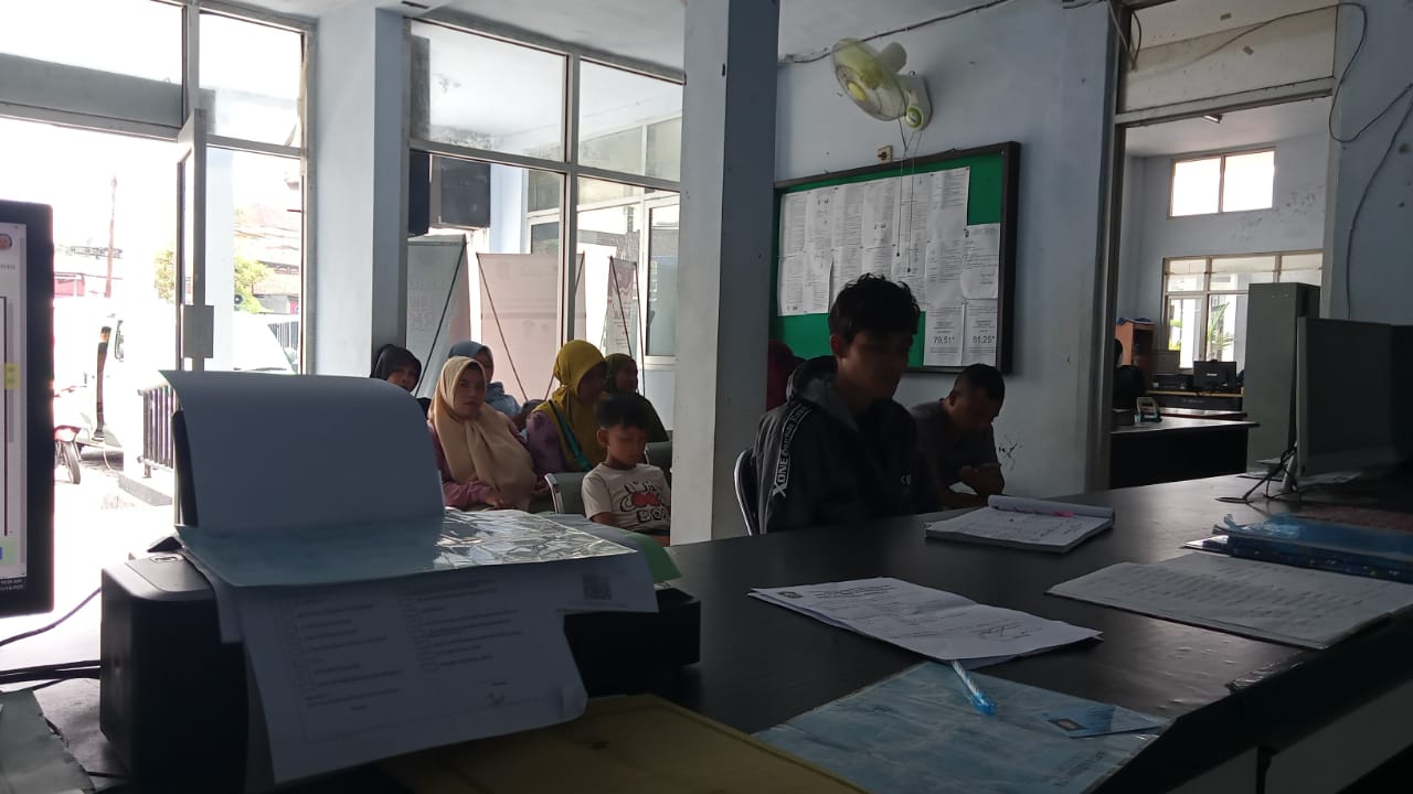 Kegiatan Pelayanan KK, KTP dan Akta Kelahiran