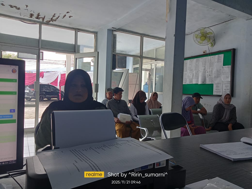 Kegiatan Pelayanan KK, KTP dan Akta Kelahiran