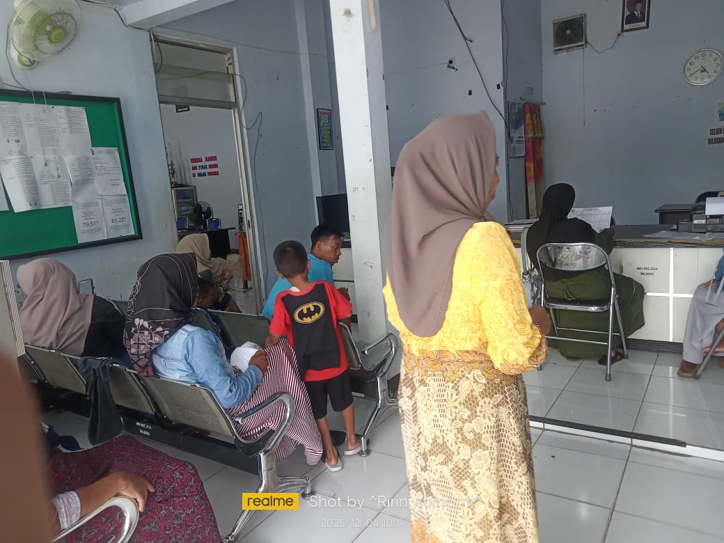 Kegiatan Pelayanan KK, KTP dan Akta Kelahiran