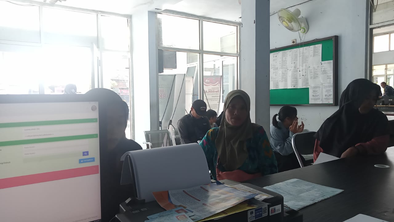 Kegiatan Pelayanan KK, KTP dan Akta Kelahiran