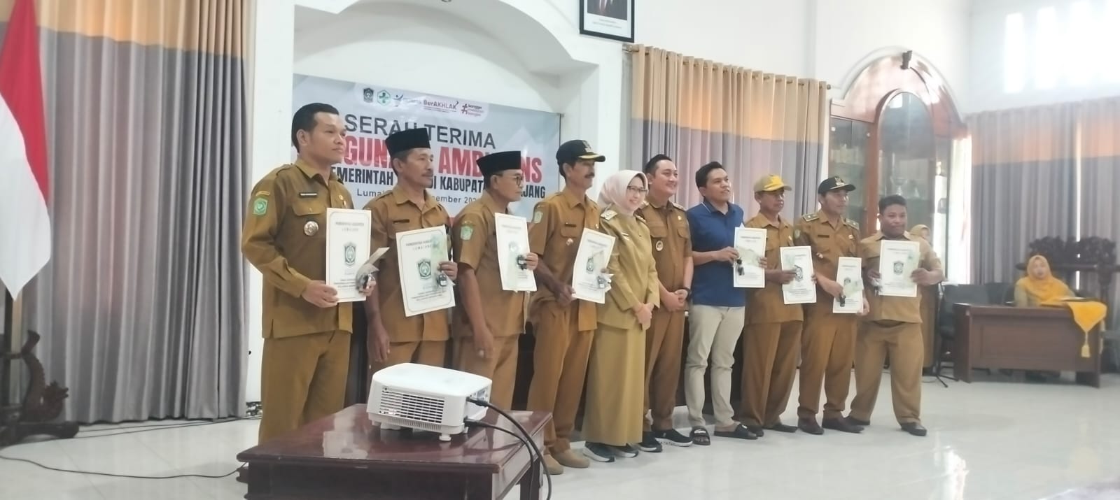 Serah Terima Ambulan desa 